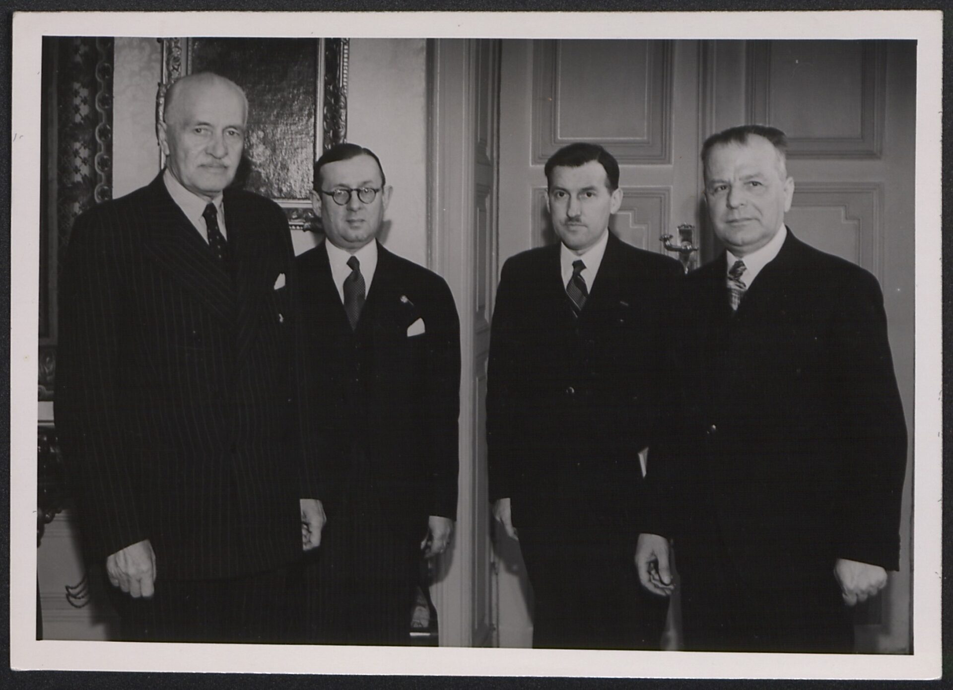 Delegacja Zarządu Społem u prezydenta Ignacego Mościckiego w 1936 r. Źródło: Narodowa Biblioteka Cyfrowa Polona.
