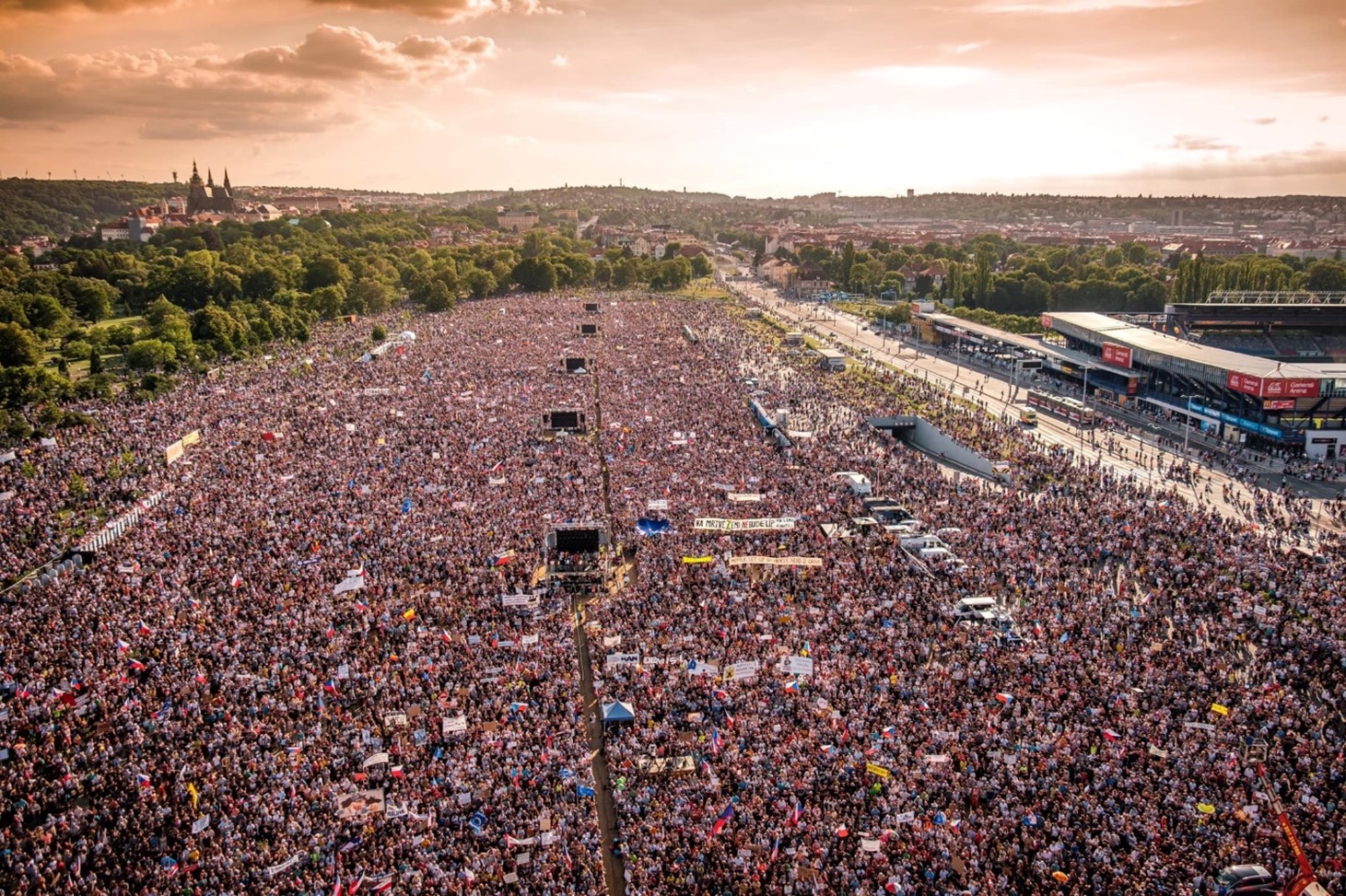 Jak wygrać z populistami? 11 lekcji z Czech