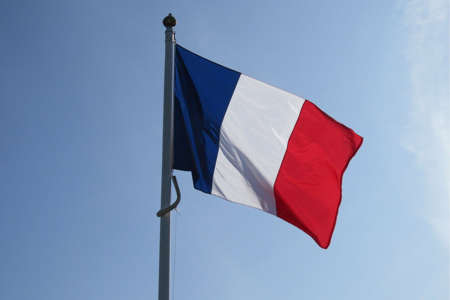 Francja bez rządu. Co planuje Macron?