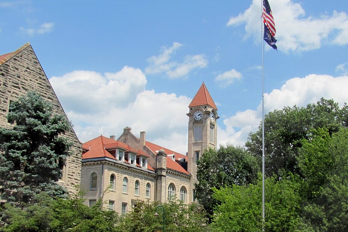 Na wojnie Trumpa z uniwersytetami tracą Amerykanie