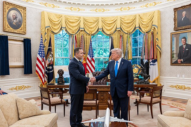 Nawrocki u Trumpa wybierze teatr władzy czy polskie interesy?