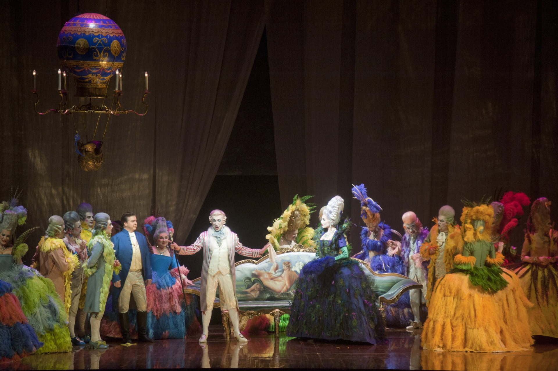 Opera przenoszeniu sofy, czyli „Andrea Chénier” w Deutsche Oper Berlin