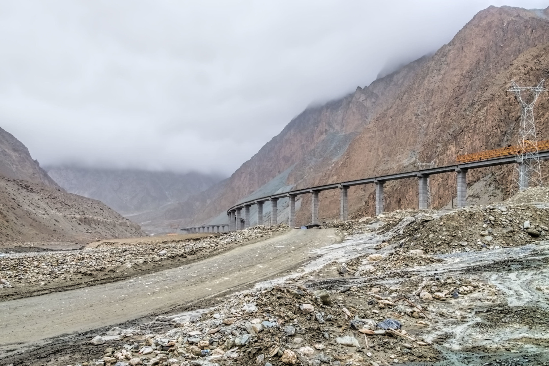 Mediator Pakistan. Dlaczego właśnie on tłumi pożar na Bliskim Wschodzie?